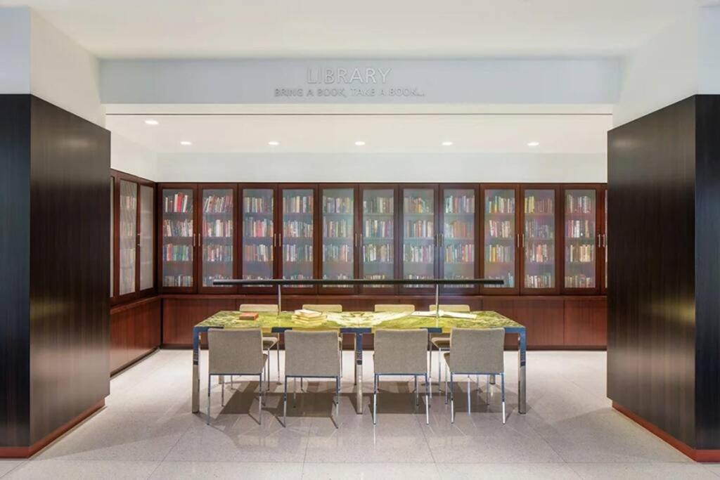 Elegant Apartment W Views At Crystal City Arlington Extérieur photo