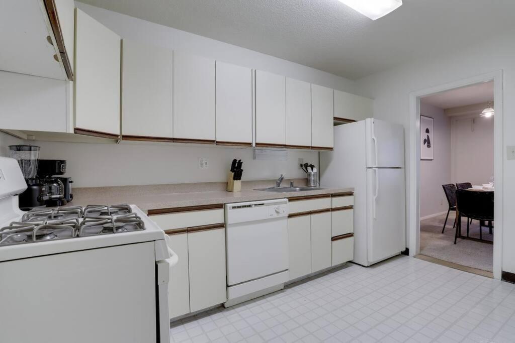 Elegant Apartment W Views At Crystal City Arlington Extérieur photo