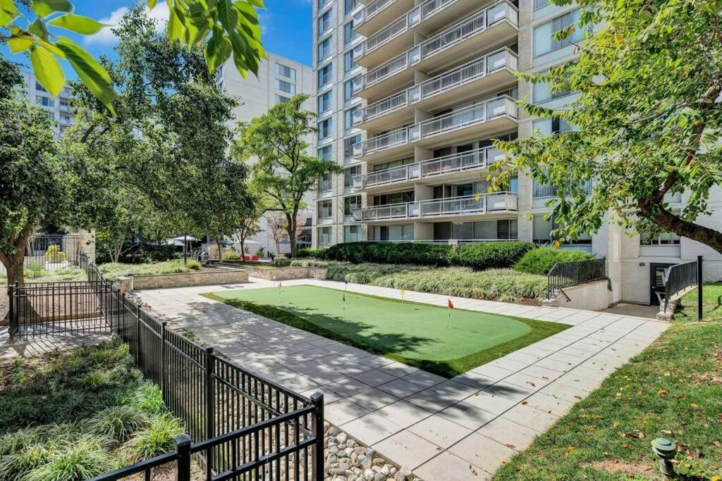 Elegant Apartment W Views At Crystal City Arlington Extérieur photo