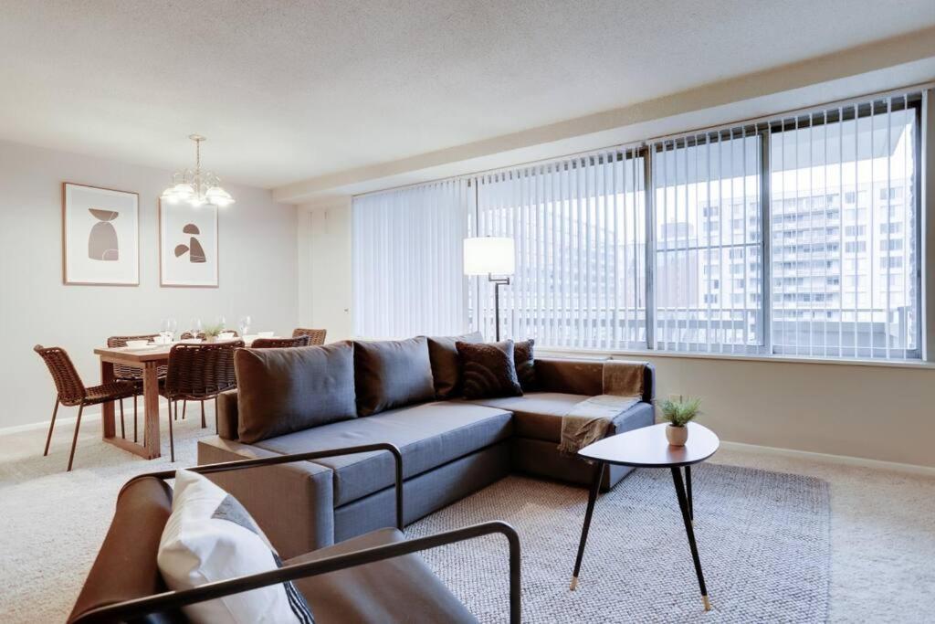 Elegant Apartment W Views At Crystal City Arlington Extérieur photo